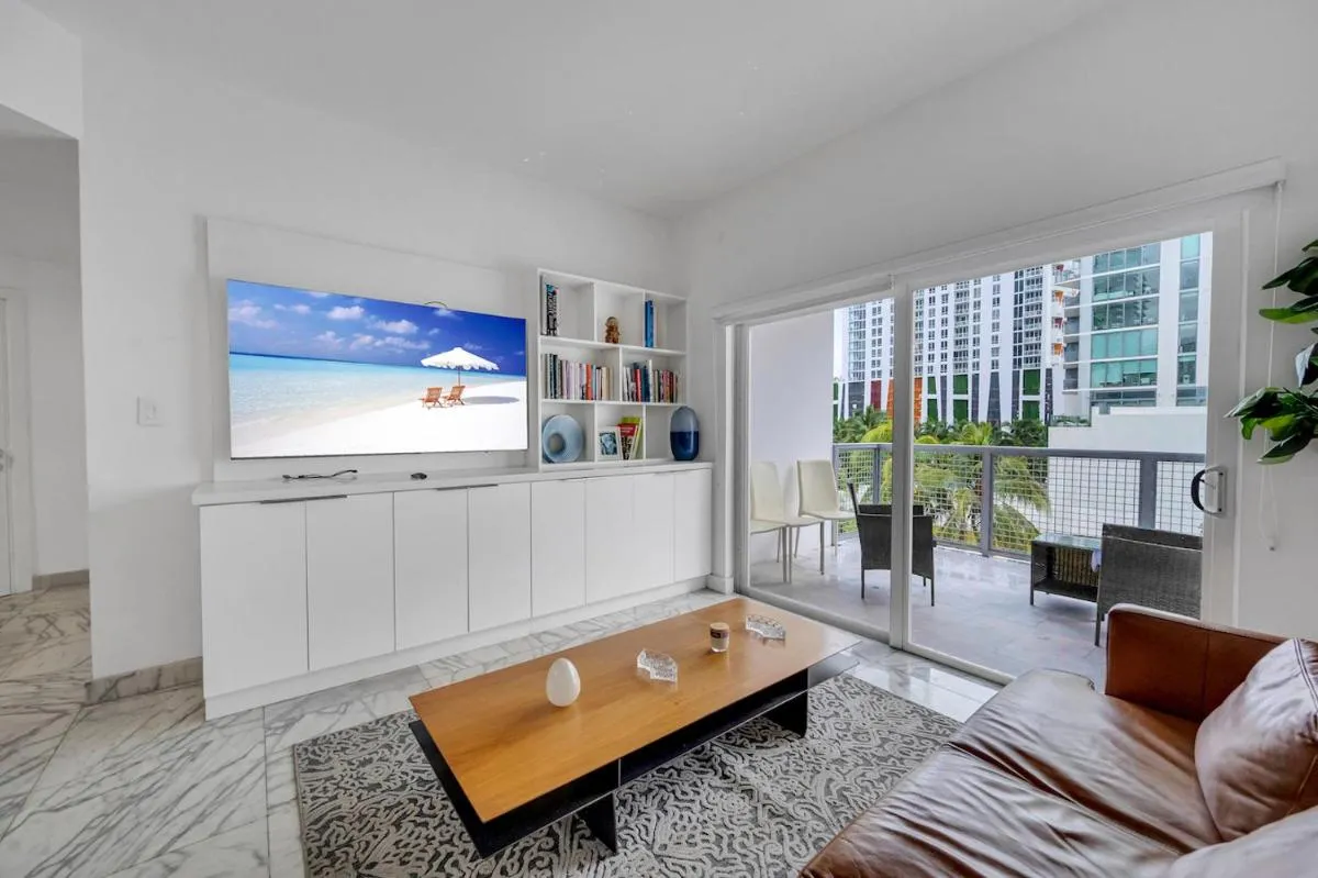 Image 3 of Subtle 2 Bed in Edgewater near Downtown With Free Parking