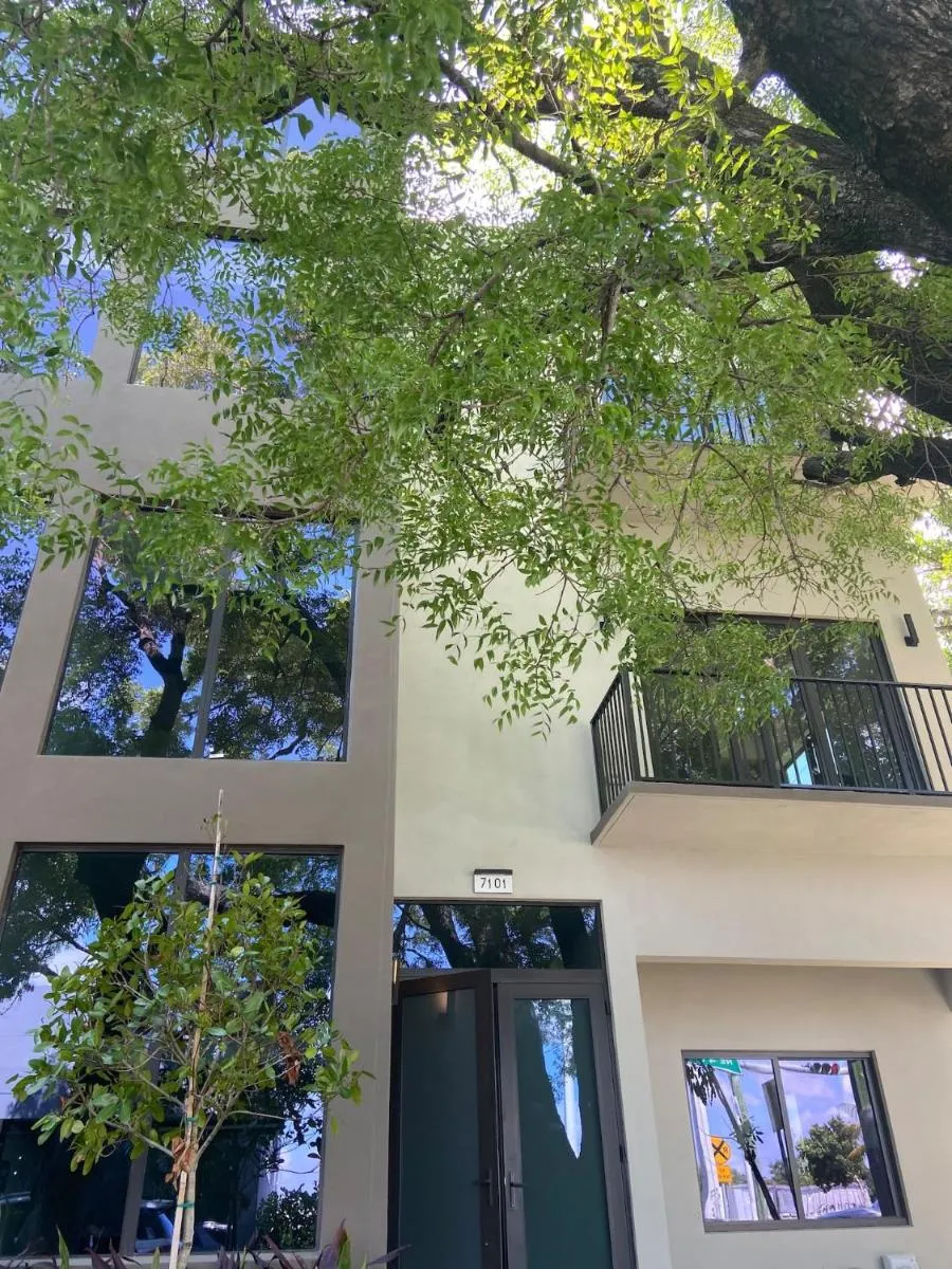 Image 4 of TH01 Luxury townhouse with amazing rooftop & BBQ