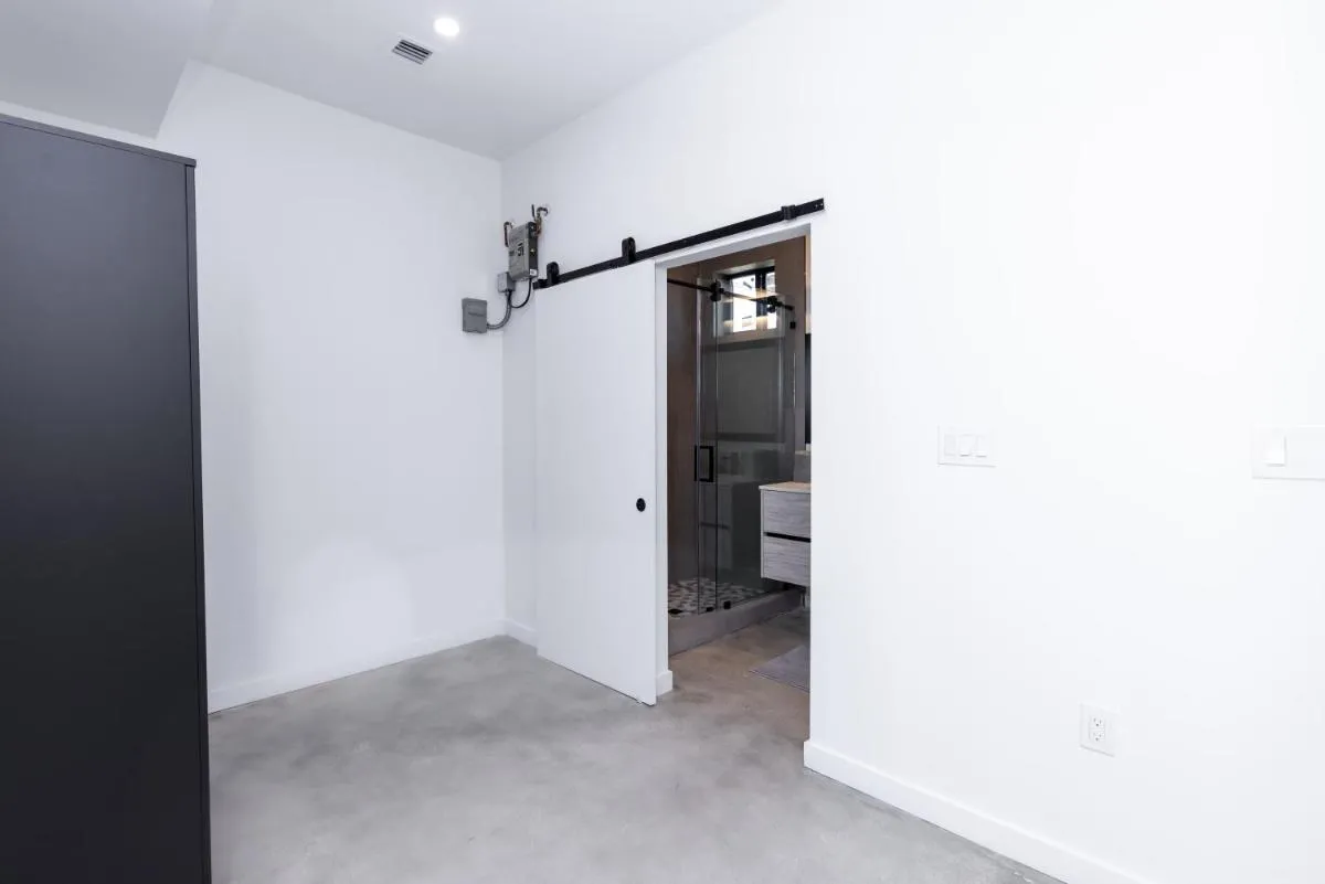 Image 2 of TH01 Luxury townhouse with amazing rooftop & BBQ