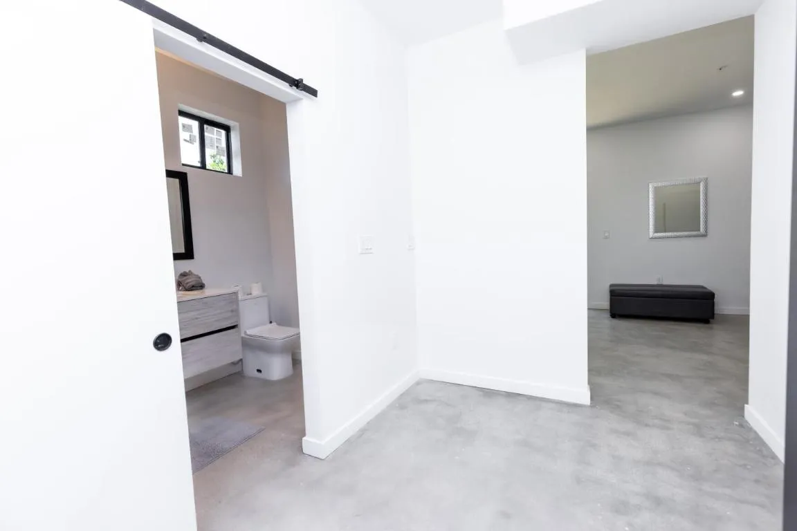 Image of TH01 Luxury townhouse with amazing rooftop & BBQ