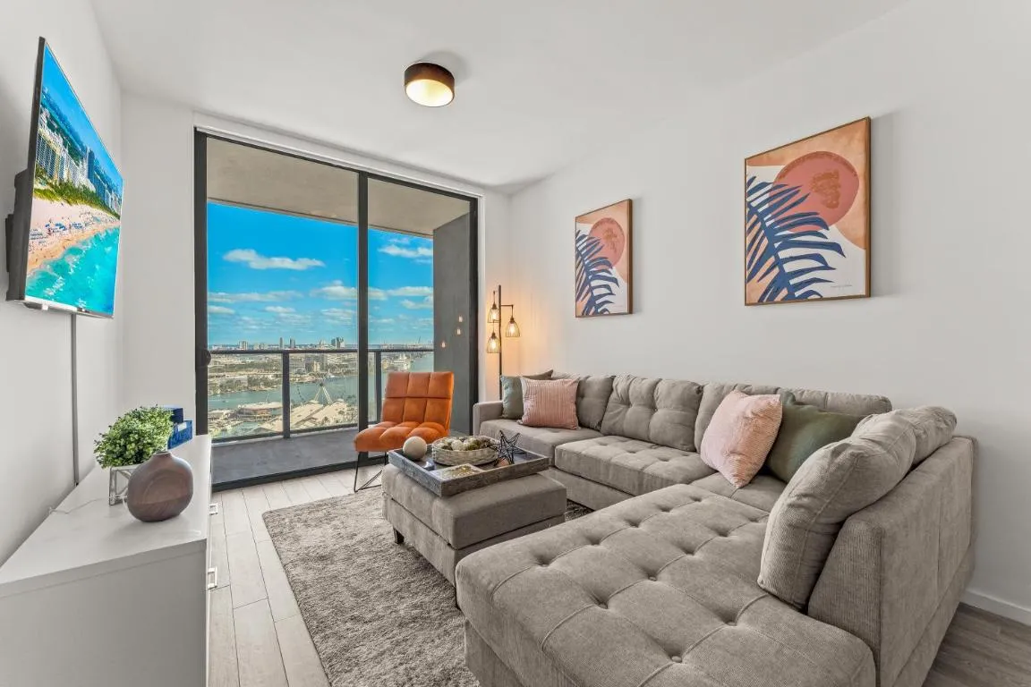 Image of TR Miami 2 Bedroom Condo and Studio with Balcony