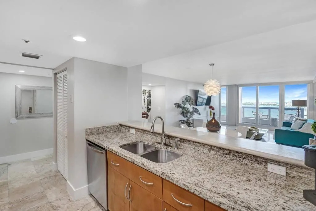 Image 2 of The Audrey! Penthouse With Direct Water Views!