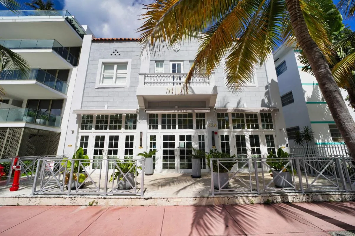 Image 2 of The Julia Hotel