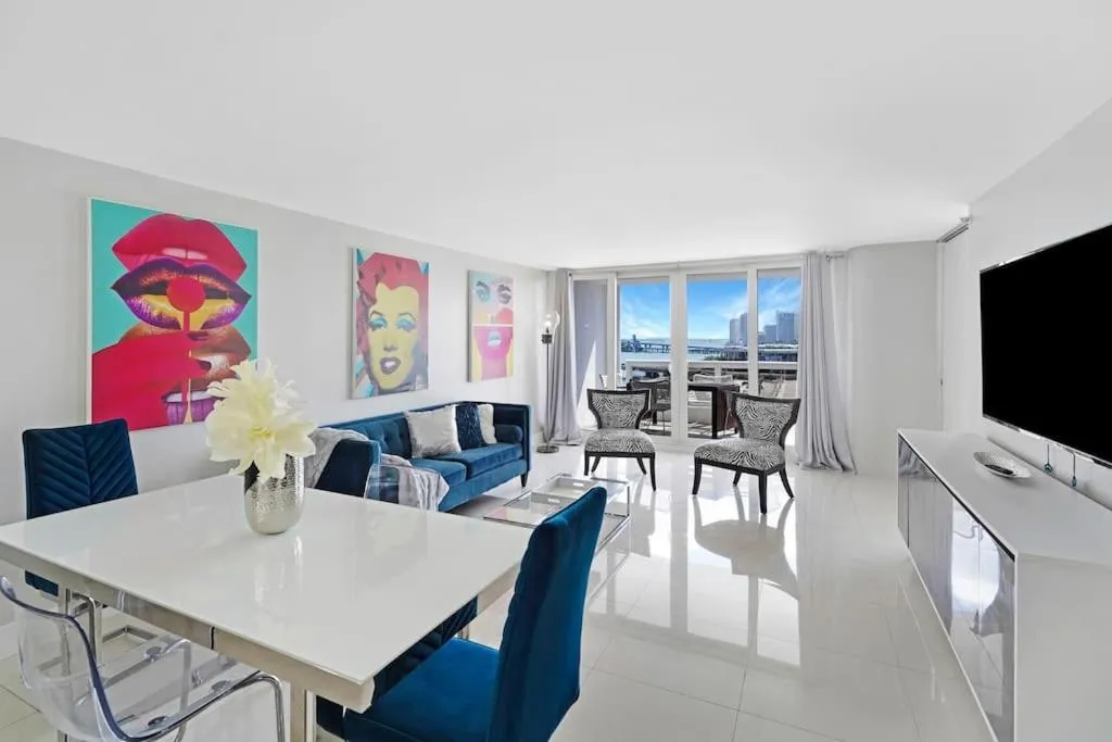 Image of The Marilyn! Renovated and Amazing Skyline Views!