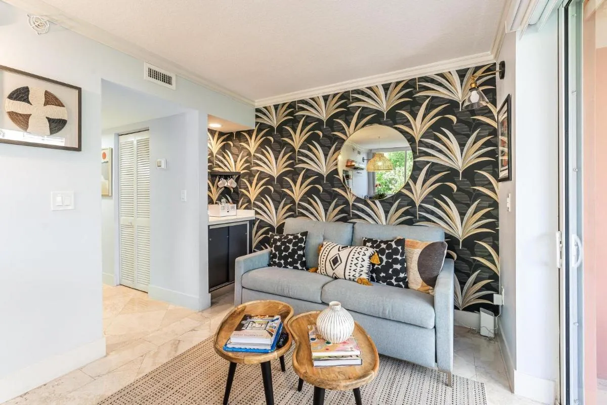 Image 1 of The Palms Coconut Grove 1 bedroom condo includes parking