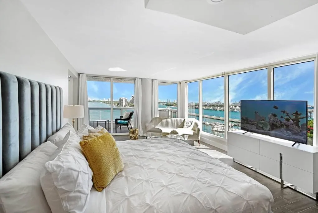 Image 5 of The Palms! Direct water view corner condo