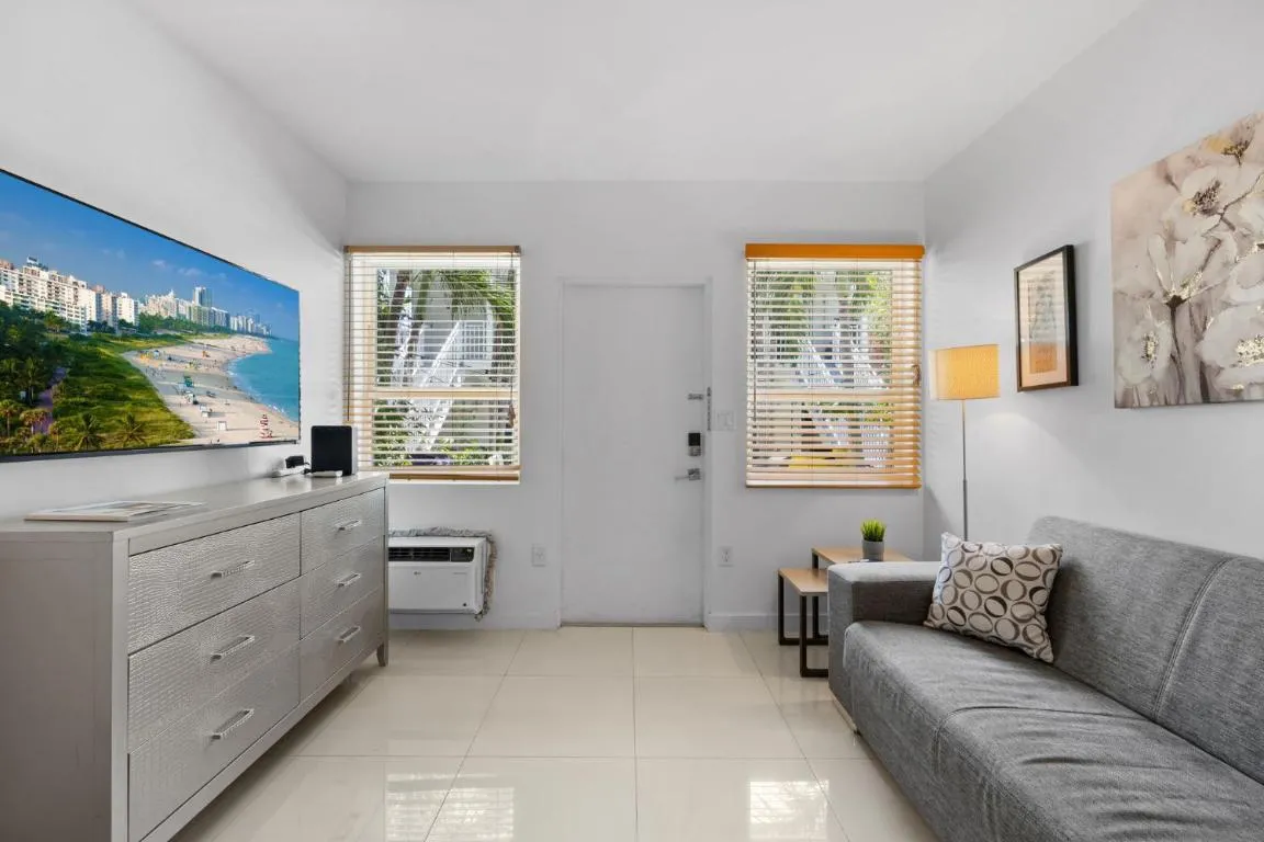 Image of Tranquil Retreat, Comfortable Condo in Miami Beach