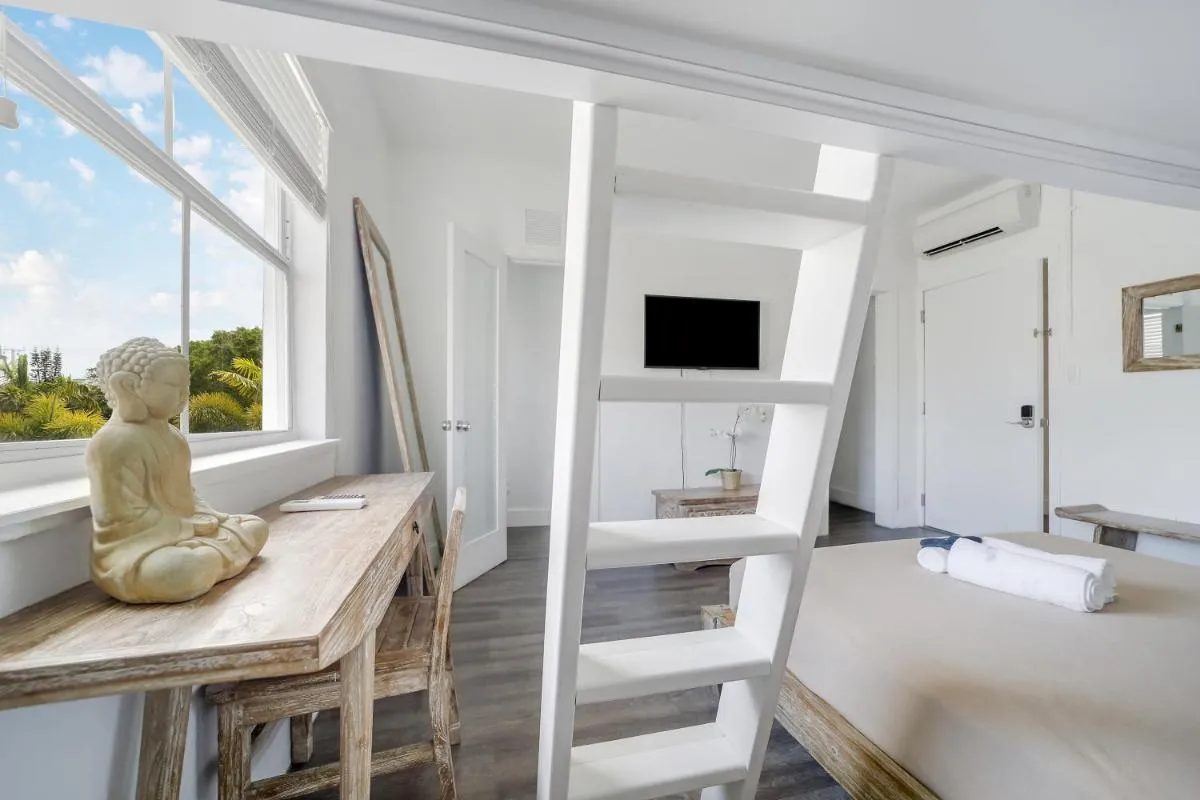 Image 4 of Treehouse Hotel