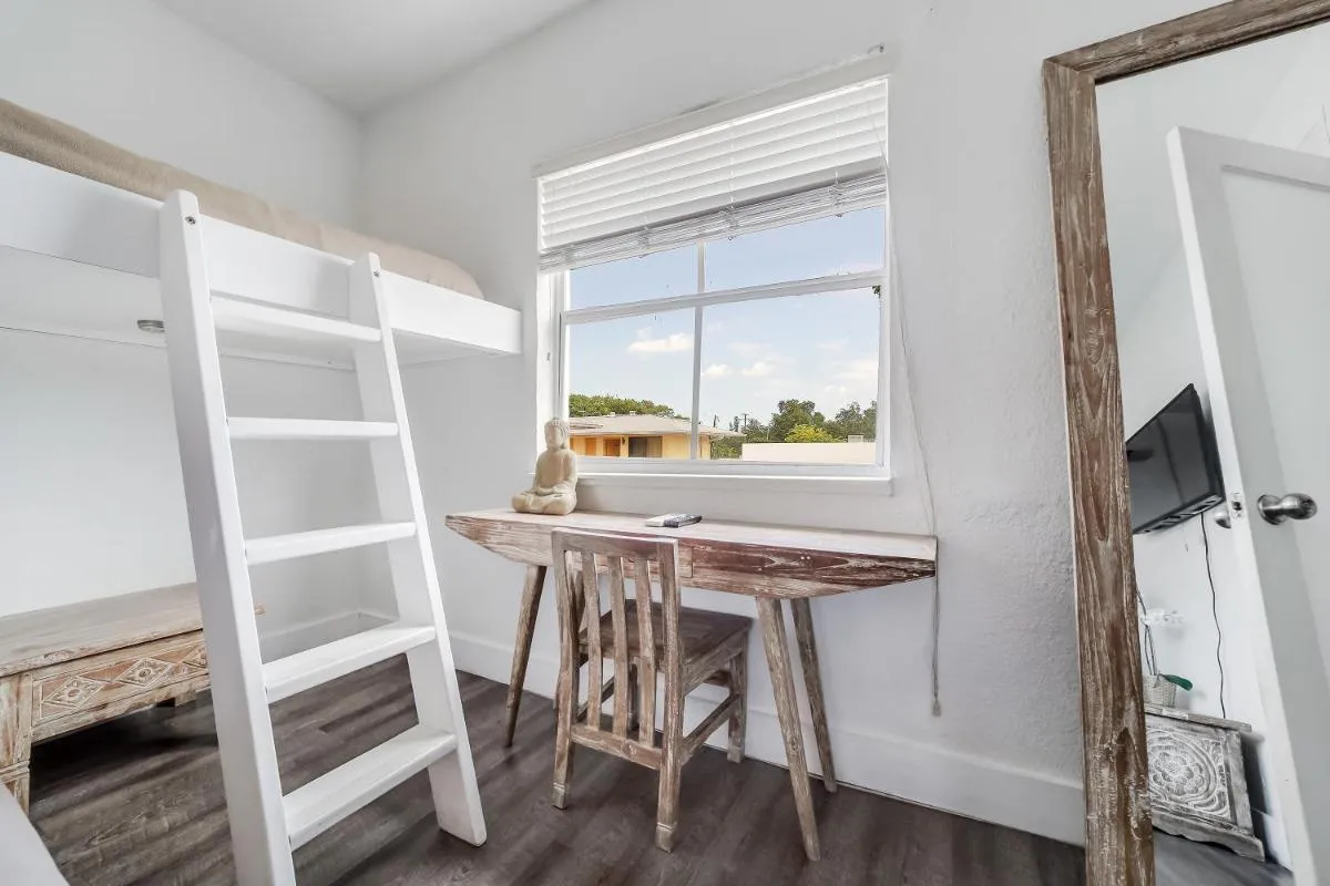 Image 3 of Treehouse Hotel