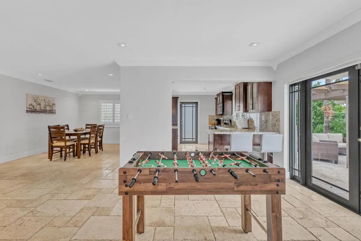 Image 4 of Tropical Oasis with Heated Pool and BBQ
