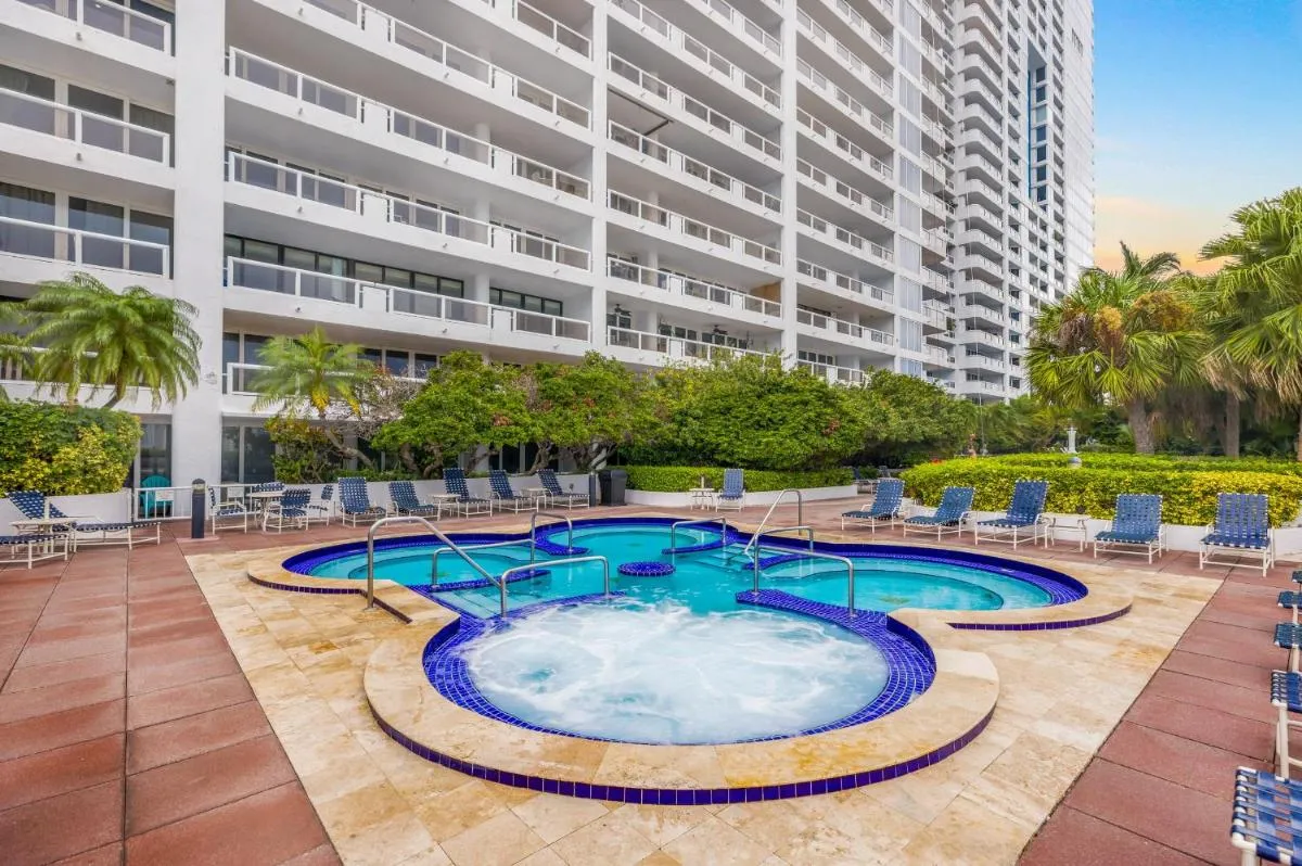 Image 6 of Turquoise Waves Oasis