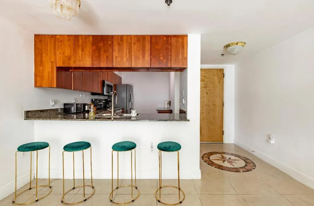 Image 4 of Two Bedroom Oceanview Apartment in Brickell