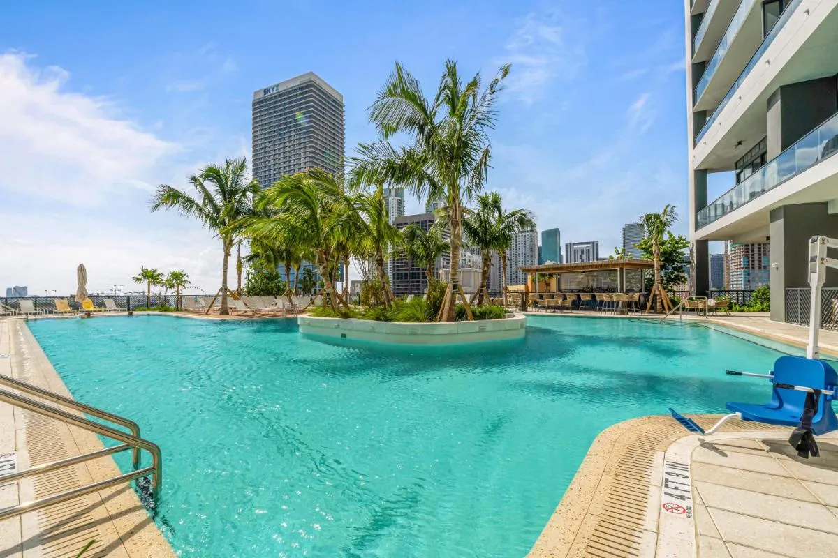 Image 4 of Ultimate Elegance Studio with Panoramic City Views