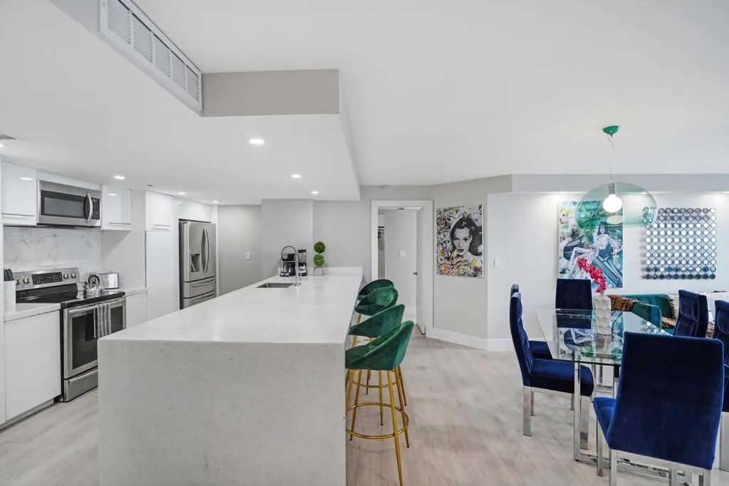 Image 4 of Unforgettable! Water & Park Views, 4 Bedrooms!