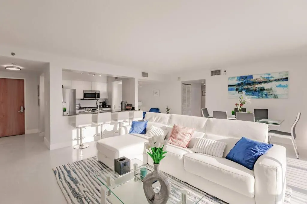Image 3 of Upscale Brickell 2 bedroom with water views and free parking
