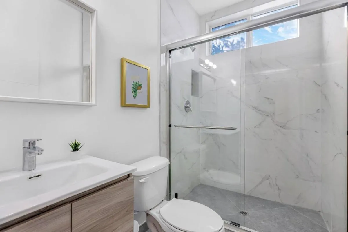 Image 2 of Up to 16 guests! Modern house near Wynwood