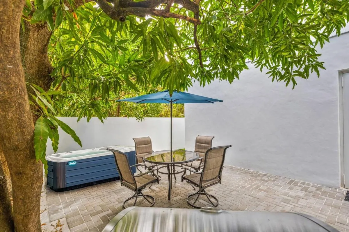 Image 4 of Up to 16 guests! Modern house near Wynwood