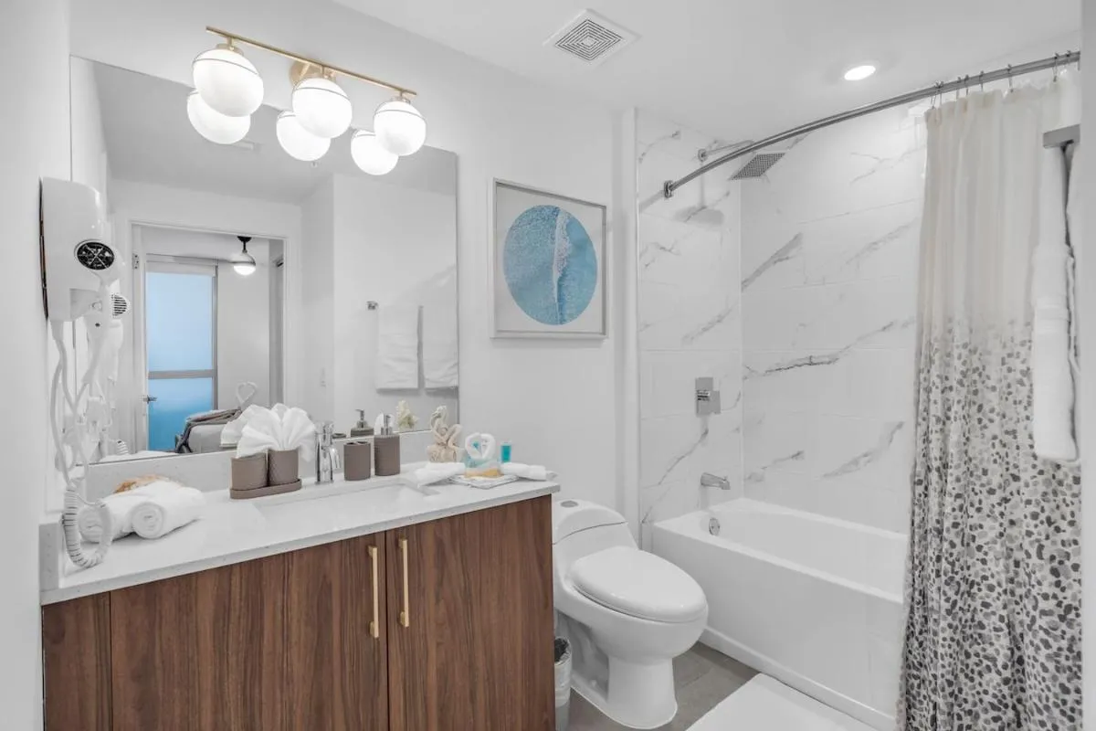 Image 2 of Urban 1 Bed Oasis Near Brickell With Free Parking