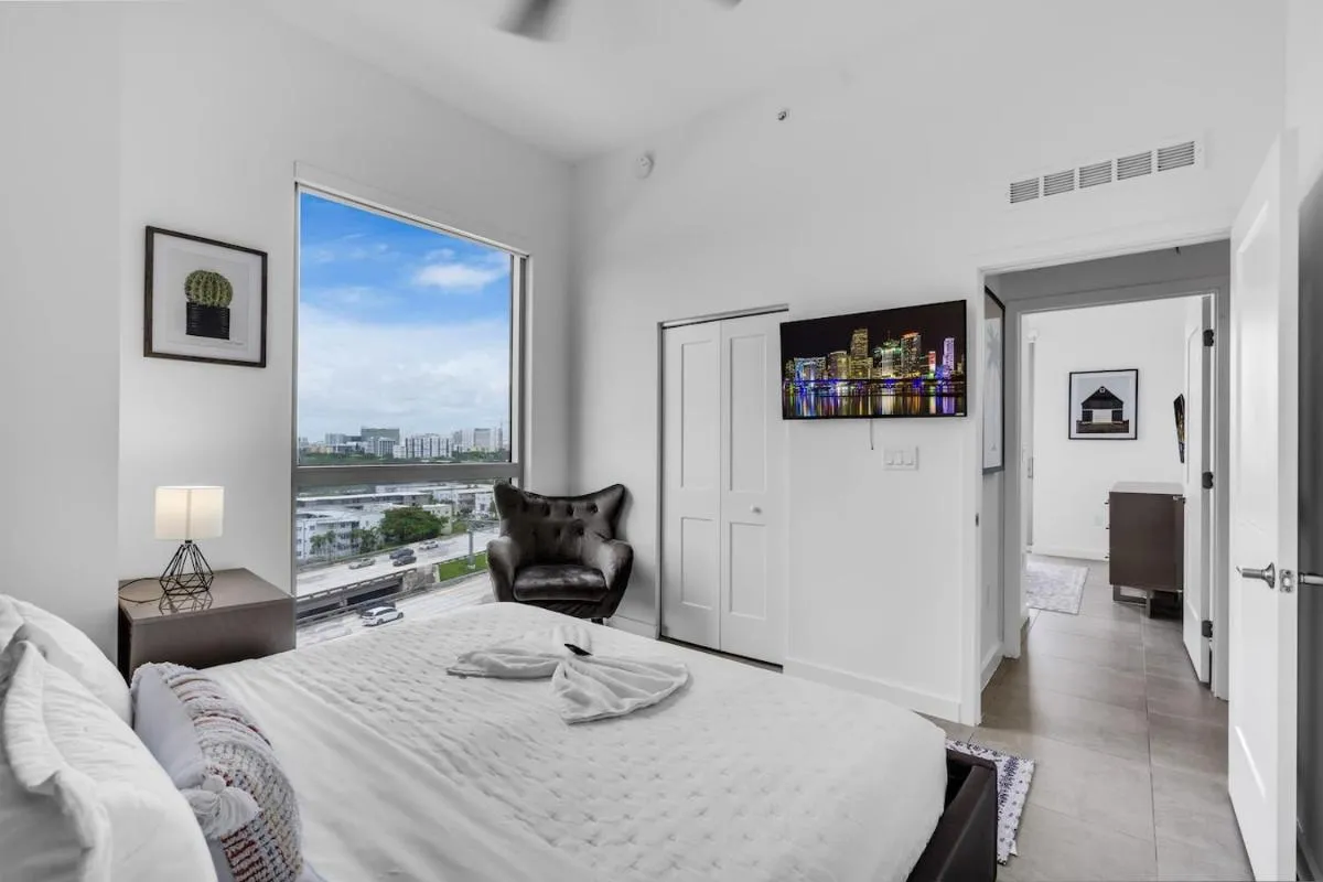 Image 6 of Urban Escape 3 Bed Unit near Brickell and Wynwood