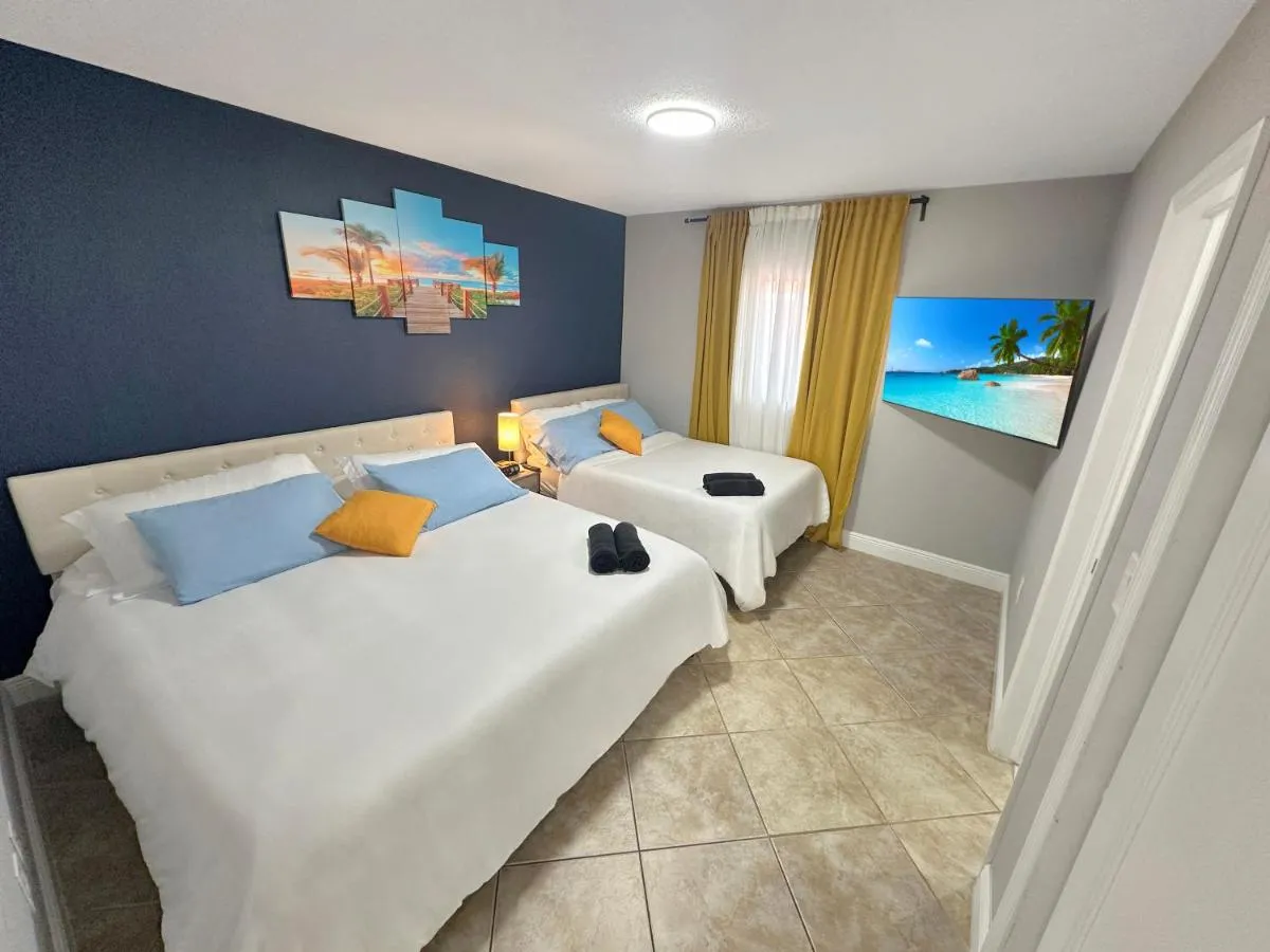 Image 3 of Vacay Spot Happy Escape 15 Min Beach Massage Shower Prime LOC! 6 blocks away from Bars, Nite Clubs, Res, Shops