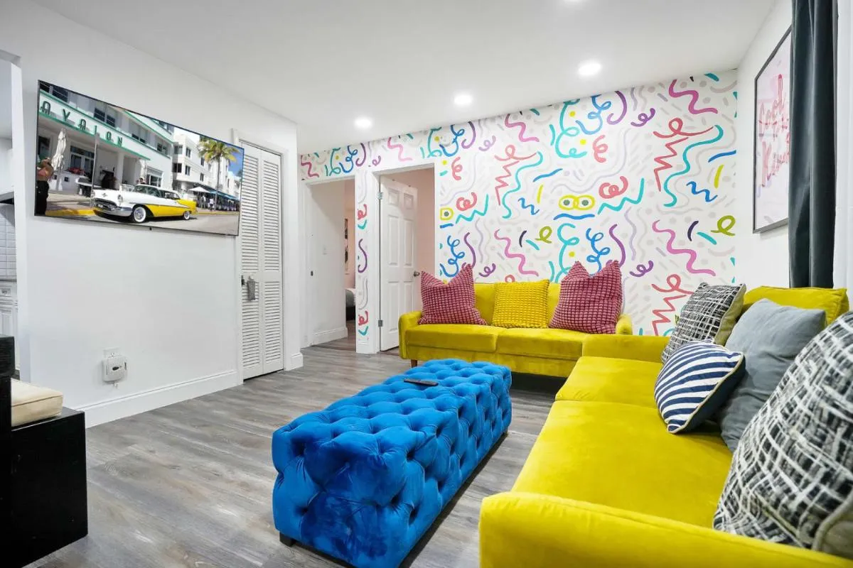 Image 4 of Vacay Spot Wynwood Good Vibes Decor 2 BBQs, Patio LED vibes, Prime LOC! 6 blocks away from Bars, Nite Clubs, Res, Shops