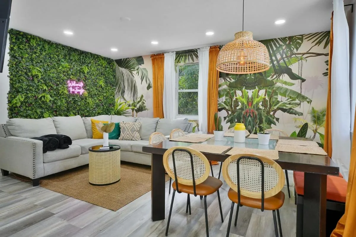 Image 2 of Vacay Spot Wynwood Retreat 6 to 42 Guests 6 Kitchens Shower Massage jets, BBQ, Patio LED vibes, Prime LOC! 6 blocks away 4rm Bars, Nite Clubs, Res, Shops