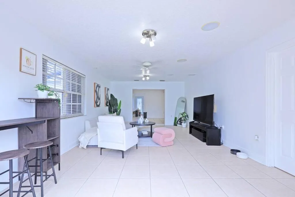 Image 5 of Vibrant Miami Home with Pool & Free Parking
