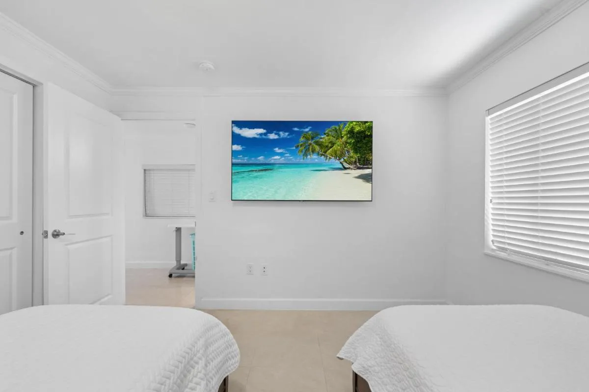 Image 1 of Villa Capri Cottage in the heart of Miami