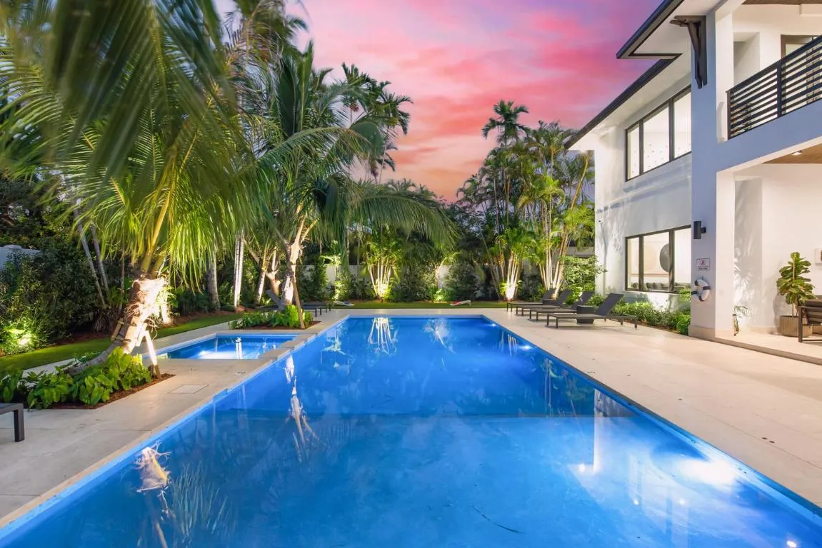Image of Villa in Coral Gables with Pool Jacuzzi Game Room