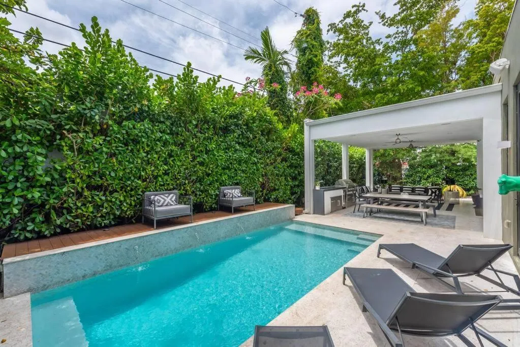 Image of Villa in the Design District with Heated Pool sleeps 10