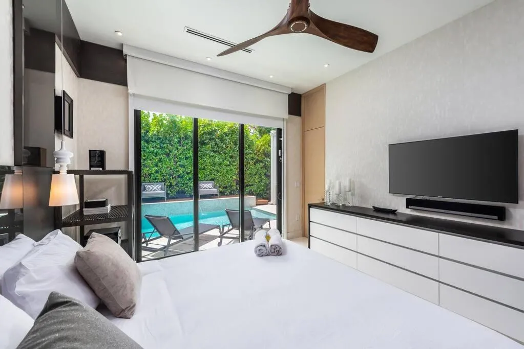 Image 1 of Villa in the Design District with Heated Pool sleeps 10