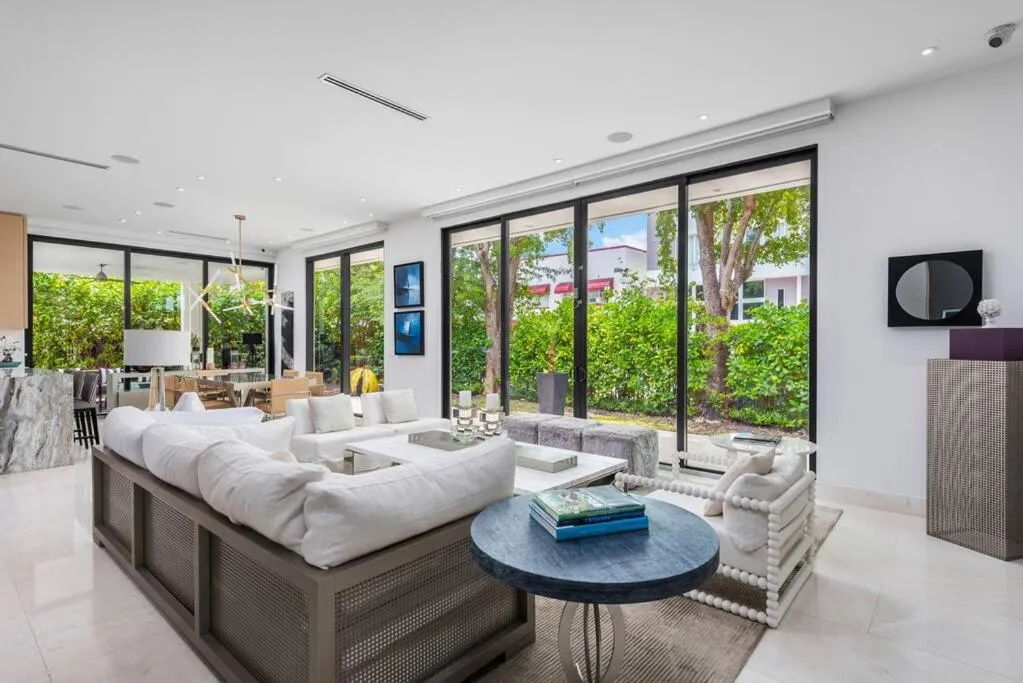 Image 5 of Villa in the Design District with Heated Pool sleeps 10