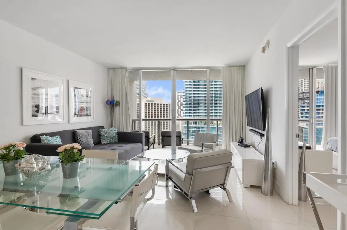 Image 2 of ** W ICON BRICKELL-LUXURY UNIT- FREE SPA**