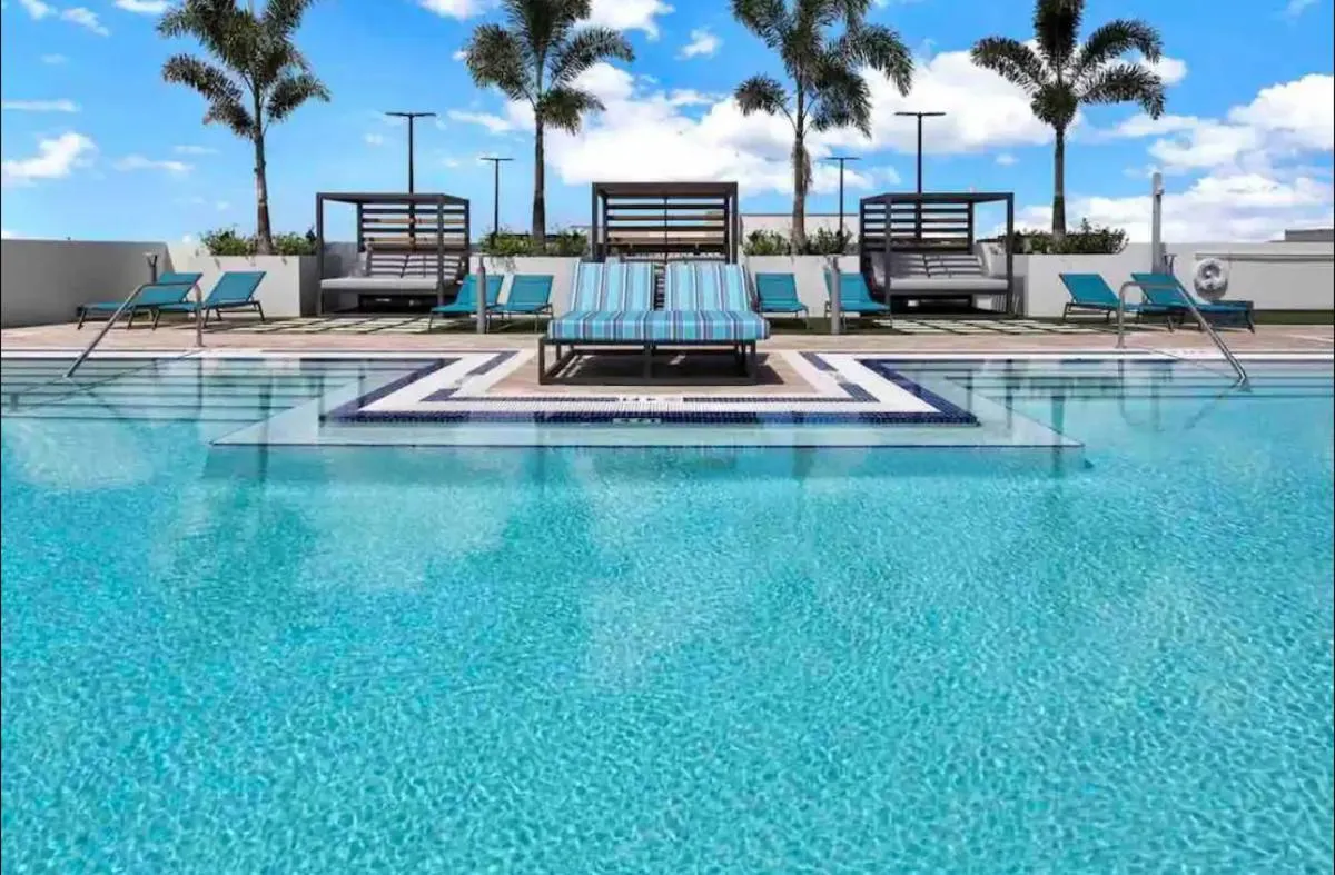 Image 2 of WONDERFULL DORAL 1h 1 b