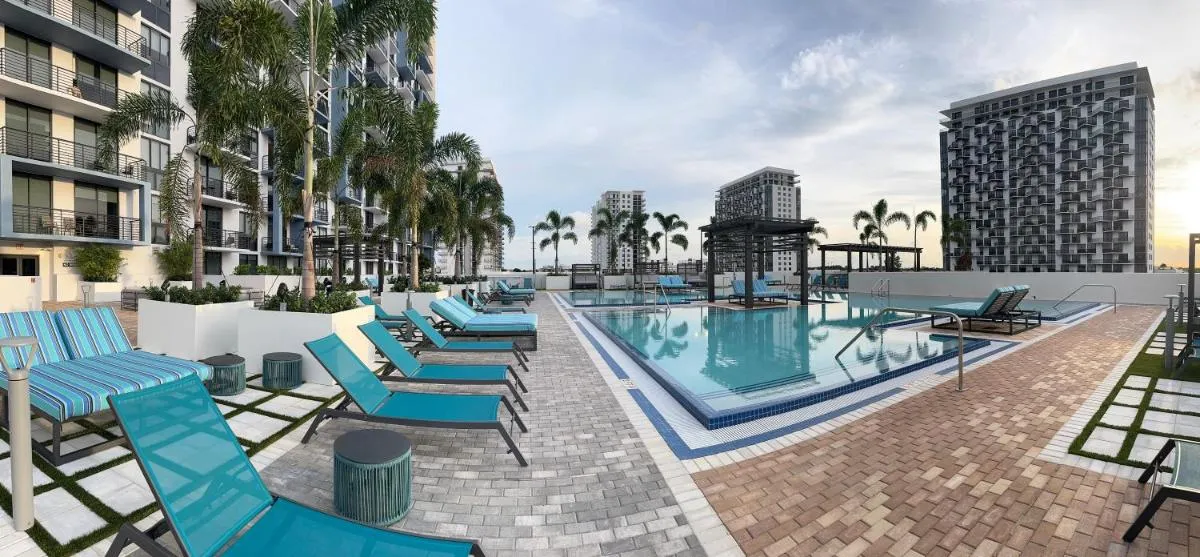 Image of WONDERFULL DORAL 1h 1 b