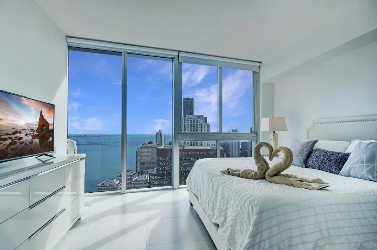 Image 6 of Water View 48th Floor – 2B2B – FREE Parking -Pool