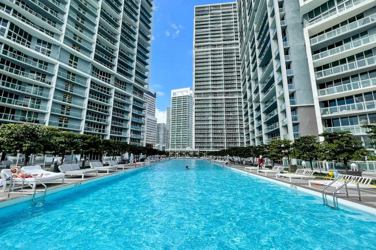 Image 3 of Water View 48th Floor – 2B2B – FREE Parking -Pool