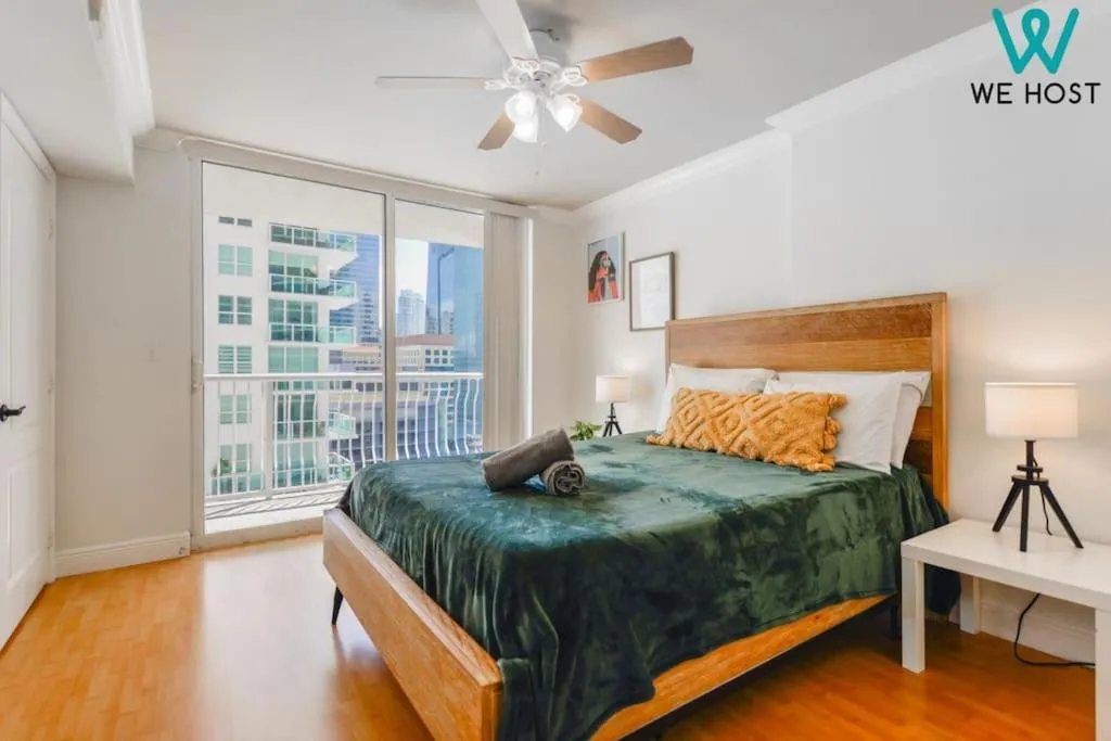 Image 1 of We Host – Condo Top Amenities City- Bay View