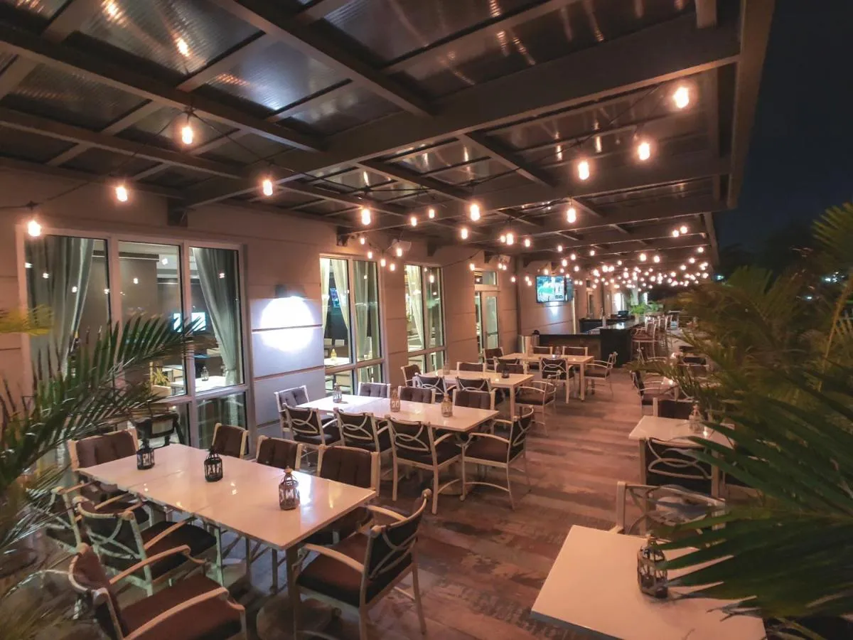 Image 3 of Wingate by Wyndham Miami Airport
