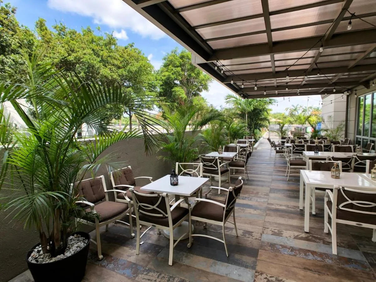 Image 5 of Wingate by Wyndham Miami Airport