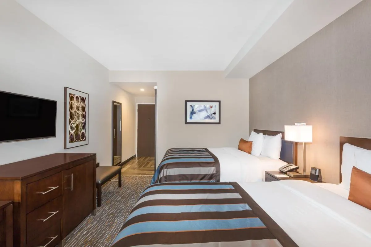 Image 1 of Wingate by Wyndham Miami Airport