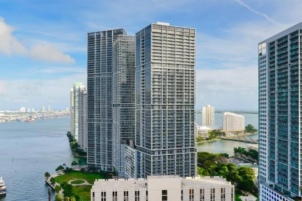 Image 6 of Wonderful 2 BR Condo Icon Brickell With Pool