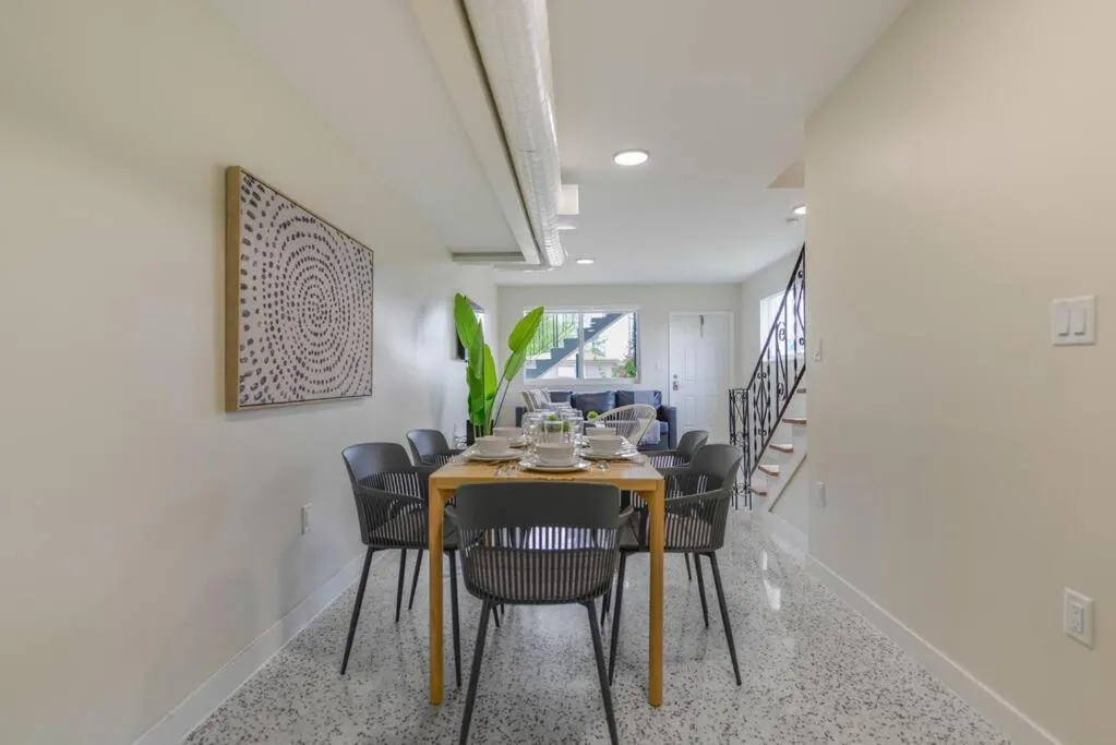 Image 3 of Wonderful 2 BR Residence Close to Miami Beach 5