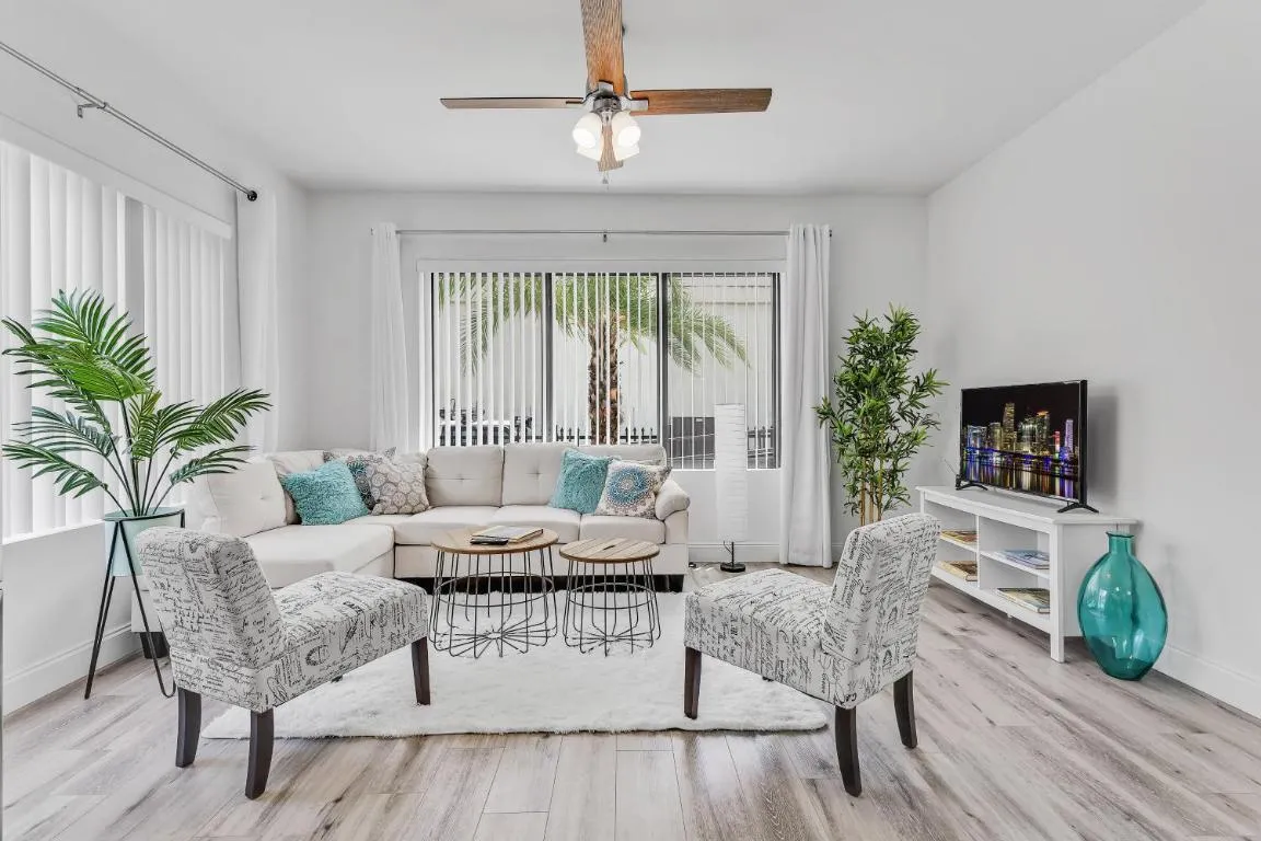 Image of Wonderful 6ppl Apt 5 min walking Design District 2