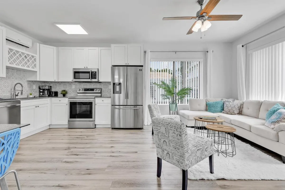 Image 3 of Wonderful 6ppl Apt 5 min walking Design District 2