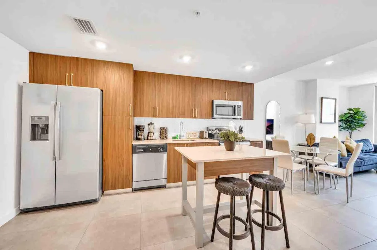 Image 2 of Wonderful Unit In Downtown Miami With Free Parking