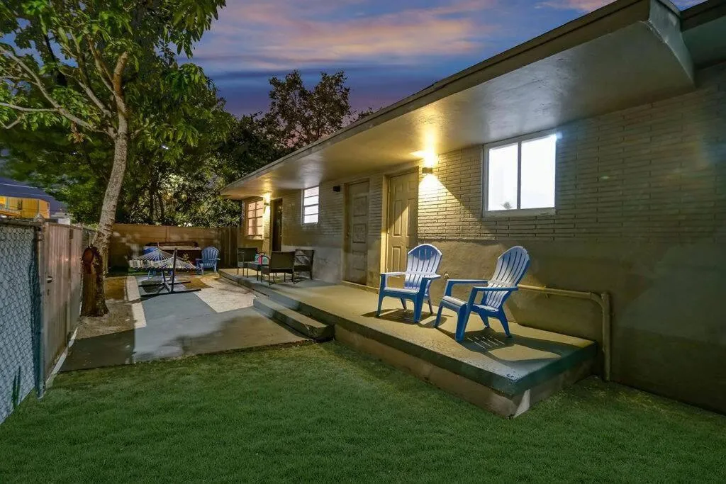 Image 3 of Wynwood Bungalow Hottub & Pking