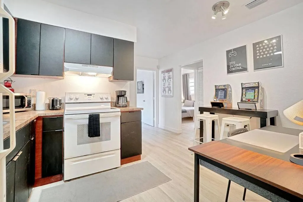Image 4 of Wynwood Bungalow Hottub & Pking