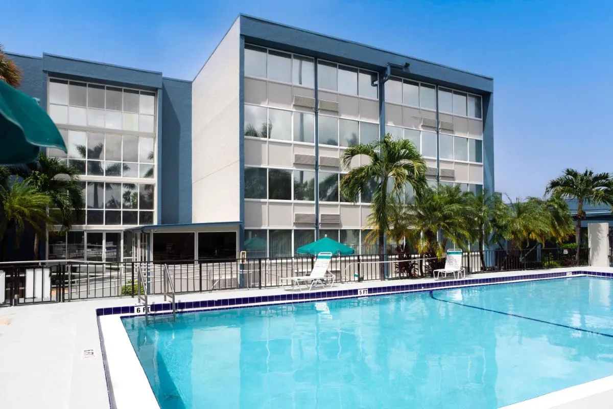 Image 3 of enVision Hotel Miami International Airport