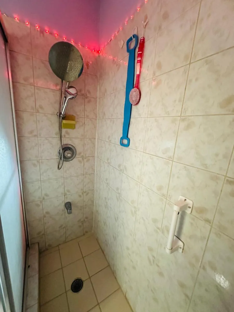 Image 3 of lovely apartment with free parking